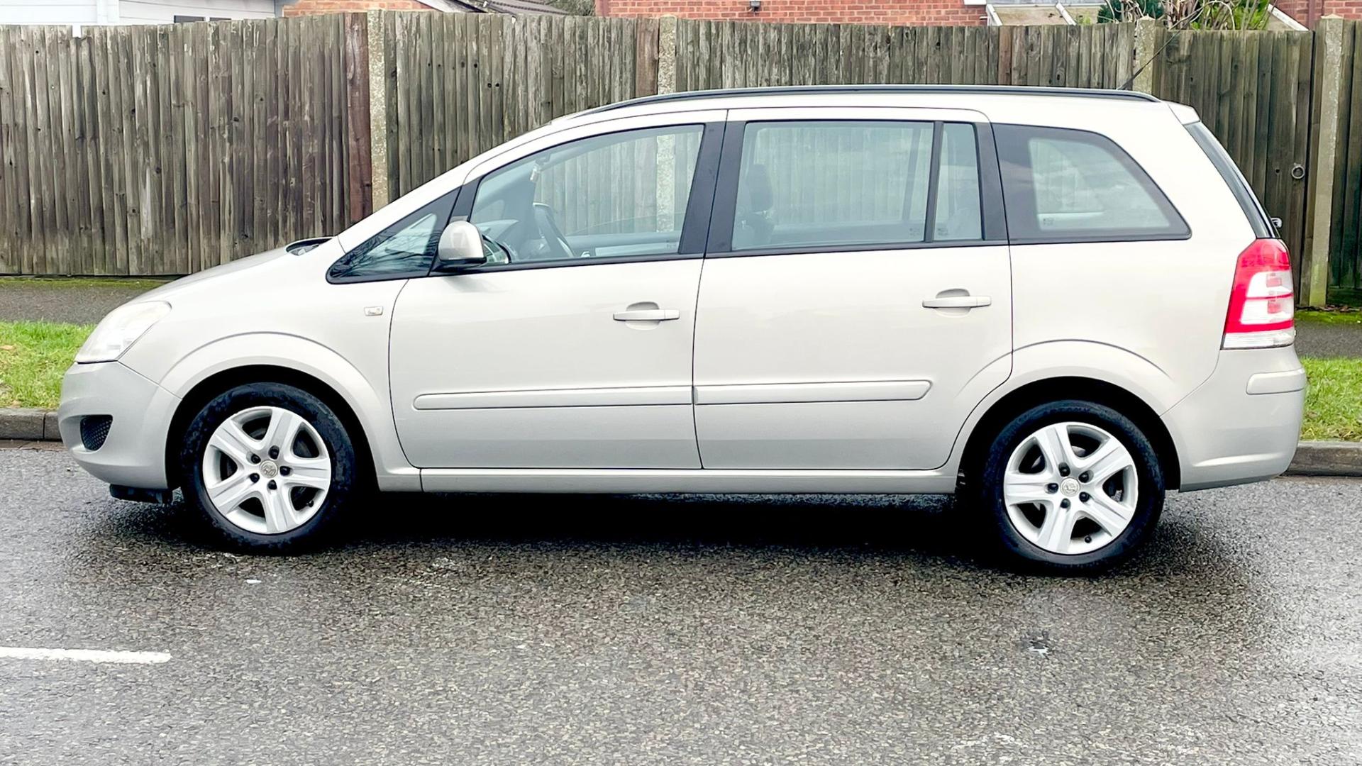 2010 VAUXHALL ZAFIRA