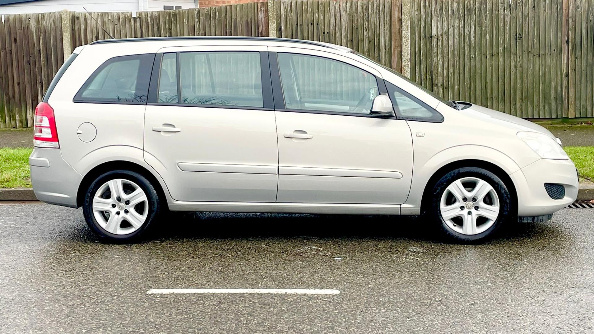 2010 VAUXHALL ZAFIRA